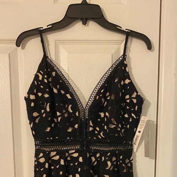 Aqua Capsule Black and Nude Midi Dress - Picture 6 of 6